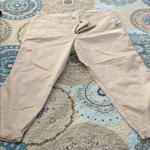 Khaki cropped pants
